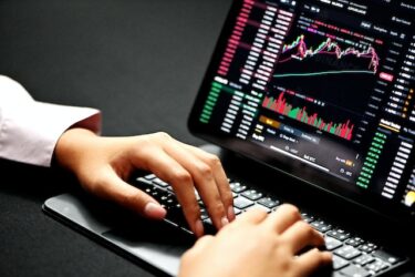 株式市場入門：日経平均株価と世界の主要株価指数の比較